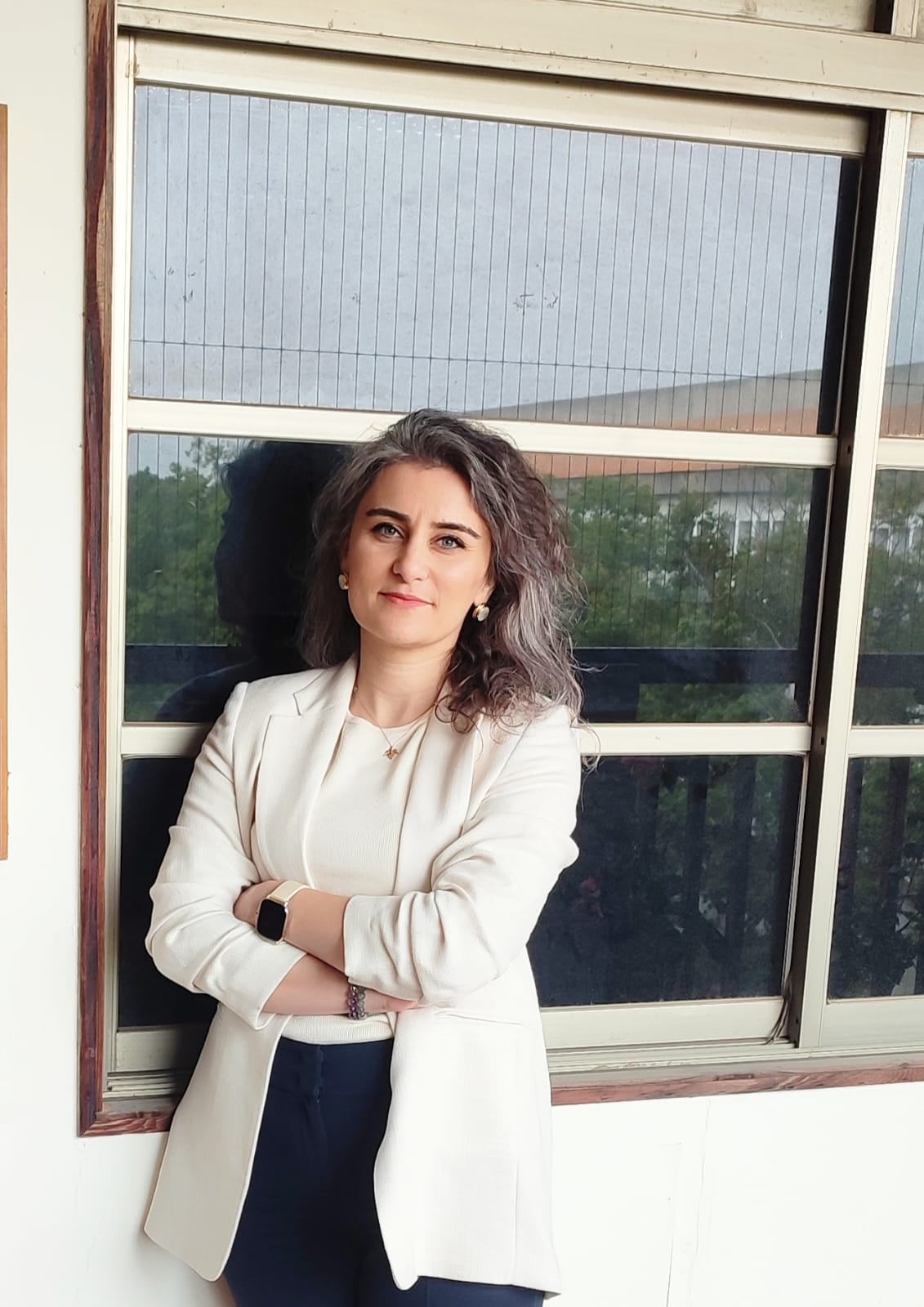 MÜGE YÜCE 俞牧歌照片